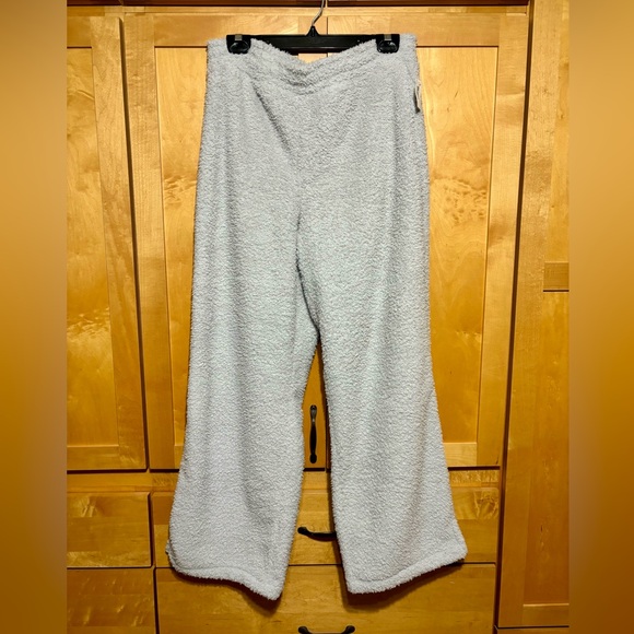 Gap Woman’s Soft Wide-Legged Sweatpants - Picture 1 of 4